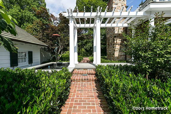 6011CharlesmeadRd-3203