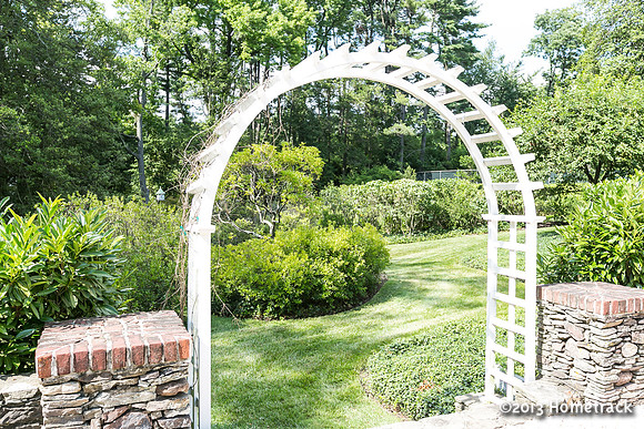 6011CharlesmeadRd-3253